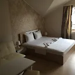 Gloria Guest house 2*