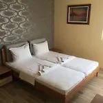 Gloria Guest house 2*