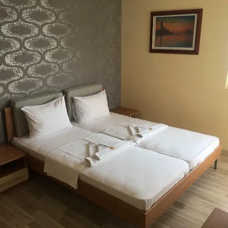 Gloria Guest house 2*