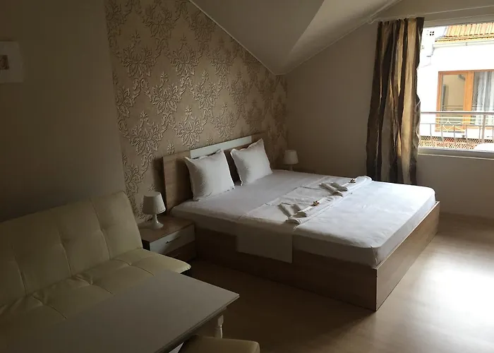 Gloria Guest house 2*